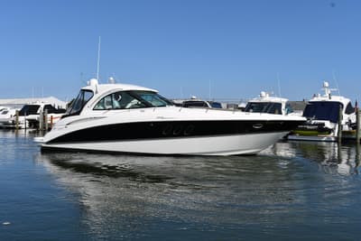 BOATZON | Cruisers Yachts 390 Sports Coupe 2010 BOATZON | Cruisers Yachts 390 Sports Coupe 2010