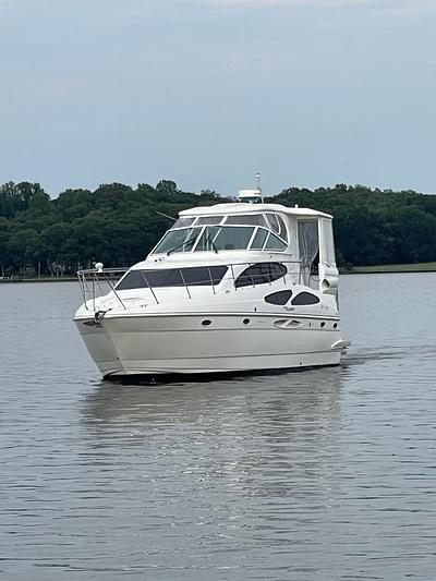BOATZON | Cruisers Yachts 405 Express Motoryacht 2004