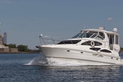 BOATZON | Cruisers Yachts 405 Express Motoryacht 2005