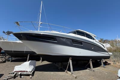 BOATZON | Cruisers Yachts 41 Cantius 2016