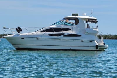 BOATZON | Cruisers Yachts 415 Express Motoryacht 2006