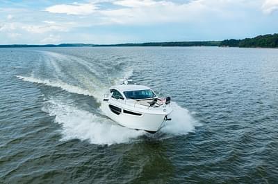 BOATZON | Cruisers Yachts 42 Cantius 2019 BOATZON | Cruisers Yachts 42 Cantius 2019