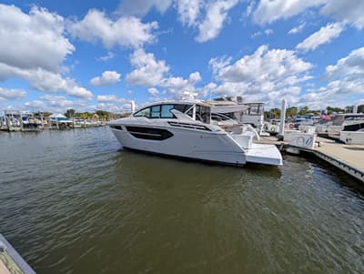 BOATZON | Cruisers Yachts 42 CANTIUS 2025
