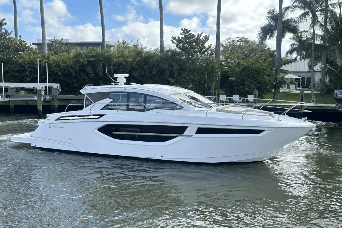 2025 Cruisers Yachts 42 Cantius - Sold Boat