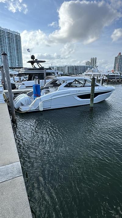 BOATZON | Cruisers Yachts 42 GLS 2021