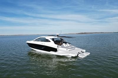 BOATZON | Cruisers Yachts 42 GLS 2025