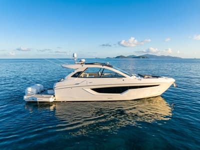 BOATZON | Cruisers Yachts 42 GLS OB 2021