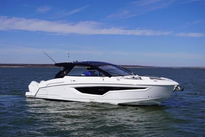 BOATZON | Cruisers Yachts 42 GLS OB 2023