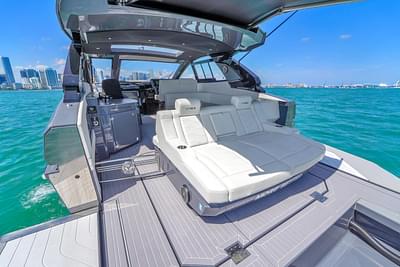 BOATZON | Cruisers Yachts 42 GLS OB 2023