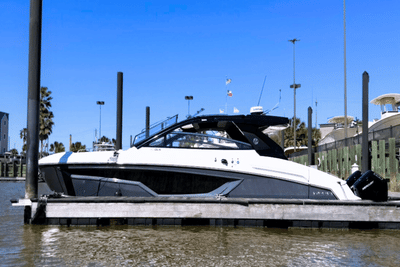 BOATZON | Cruisers Yachts 42 GLS Outboard 2025