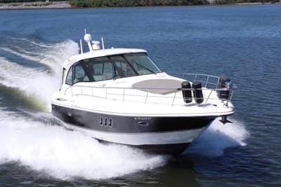 BOATZON | Cruisers Yachts 420 Sports Coupe 2009