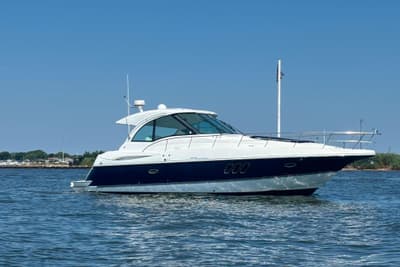 BOATZON | Cruisers Yachts 420 Sports Coupe 2011