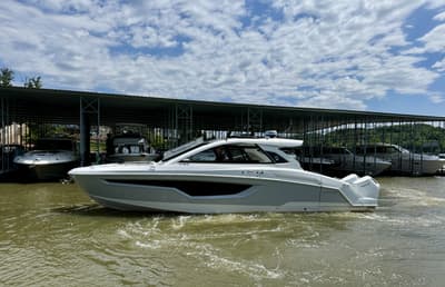 BOATZON | Cruisers Yachts 42GLSOB 2027