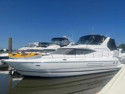 BOATZON | Cruisers Yachts 4450 Express Motoryacht 2000