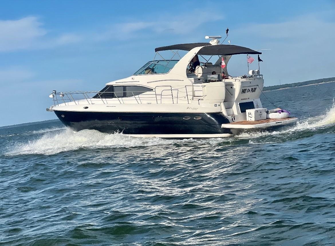 2001 Cruisers Yachts 4450 Express Motoryacht - Sold Boat