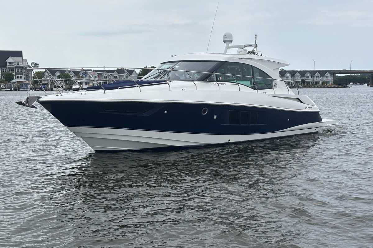 2013 Cruisers Yachts 45 Cantius - Sold Boat