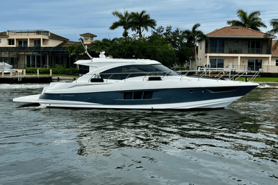 BOATZON | Cruisers Yachts 45 CANTIUS 2017