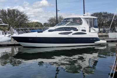 BOATZON | Cruisers Yachts 455 Express Motoryacht 2005