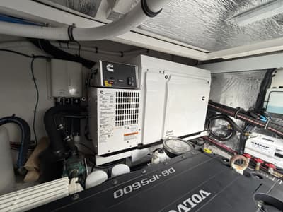 BOATZON | Cruisers Yachts 46 Cantius 2022