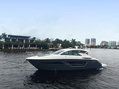 BOATZON | Cruisers Yachts 46 CANTIUS 2023