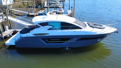 BOATZON | Cruisers Yachts 46 CANTIUS 2023