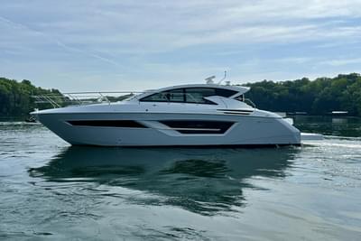 BOATZON | Cruisers Yachts 46 Cantius 2025