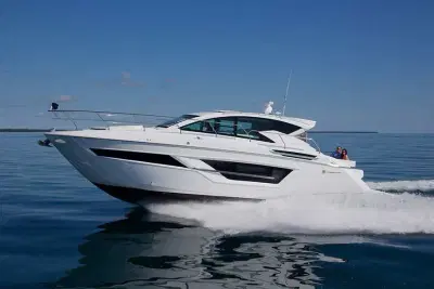 BOATZON | Cruisers Yachts 46 Cantius 2026