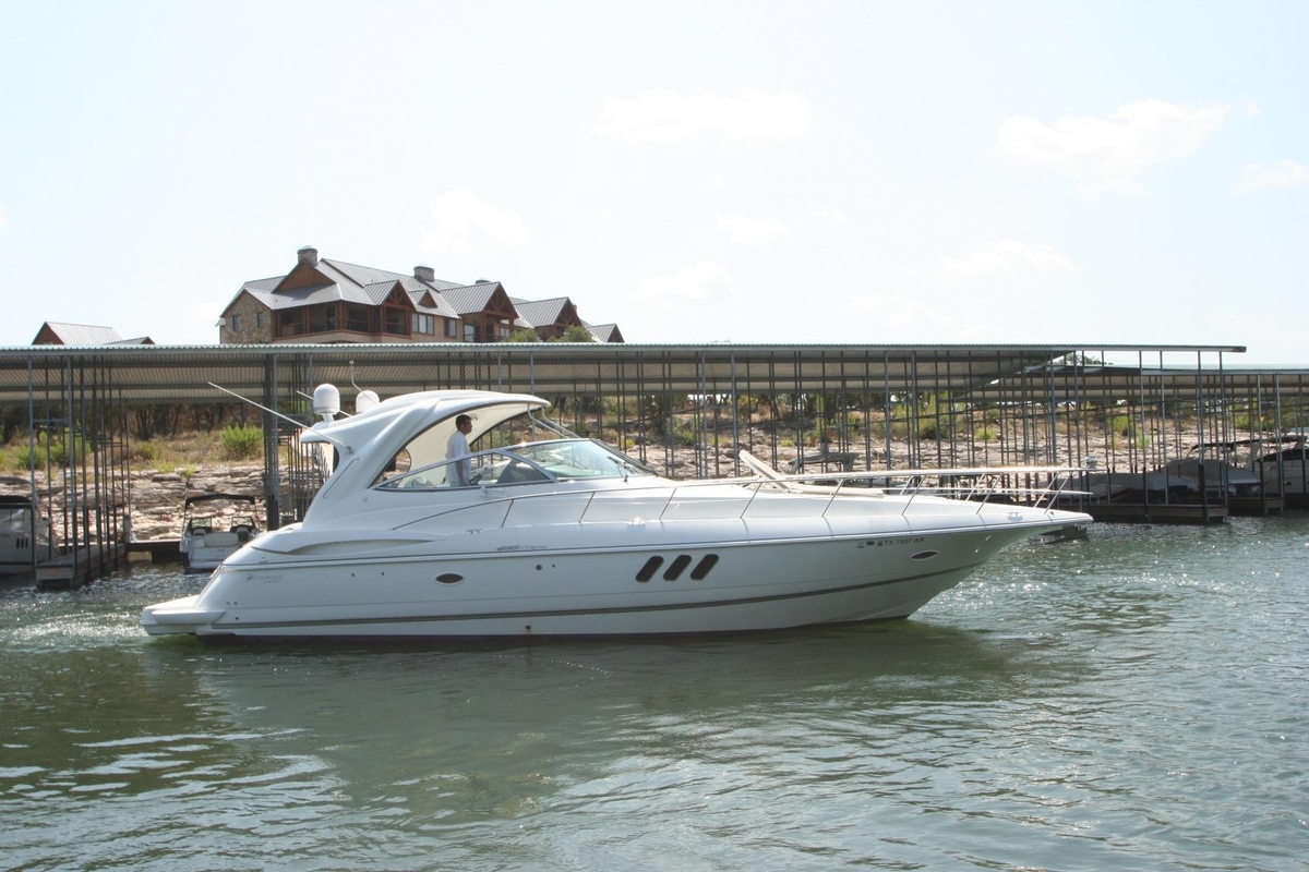 2008 Cruisers Yachts 460 Express - Sold Boat