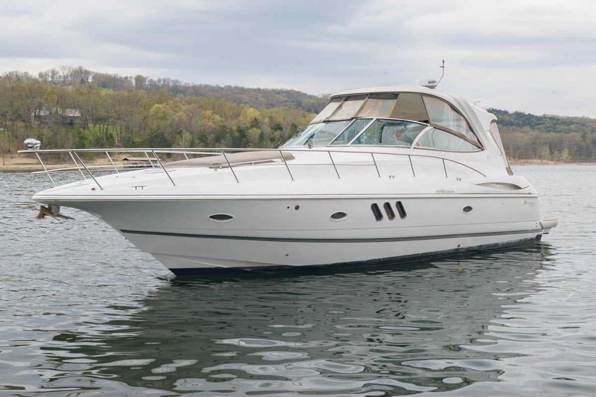 2008 Cruisers Yachts 460 Express - Sold Boat