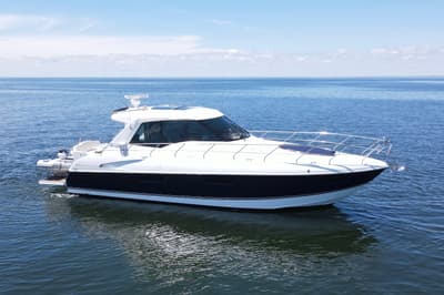 BOATZON | Cruisers Yachts 48 Cantius 2012