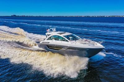 BOATZON | Cruisers Yachts 50 Cantius 2020 BOATZON | Cruisers Yachts 50 Cantius 2020