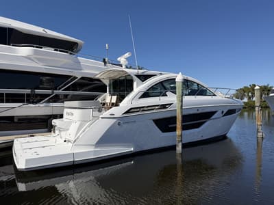 BOATZON | Cruisers Yachts 50 CANTIUS 2020 BOATZON | Cruisers Yachts 50 CANTIUS 2020