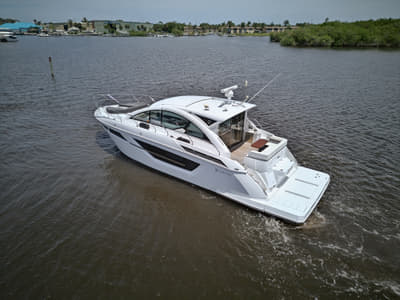 BOATZON | Cruisers Yachts 50 CANTIUS 2023