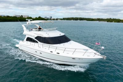 BOATZON | Cruisers Yachts 5000 Sedan Sport 2001