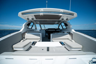 BOATZON | Cruisers Yachts 50GLS OB 2026