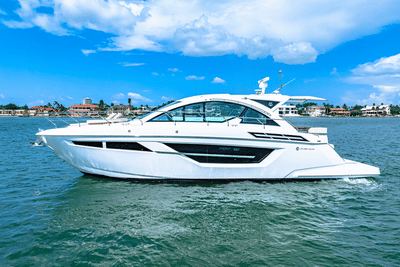 BOATZON | Cruisers Yachts 50GLS OB 2026