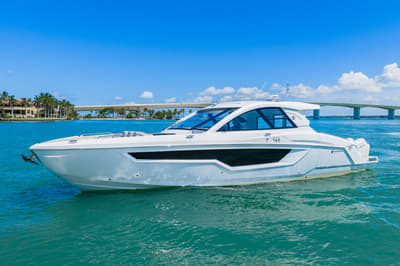 BOATZON | Cruisers Yachts 50GLS OB 2026