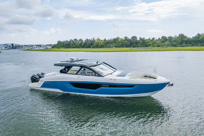 BOATZON | Cruisers Yachts 50GLS OB 2026