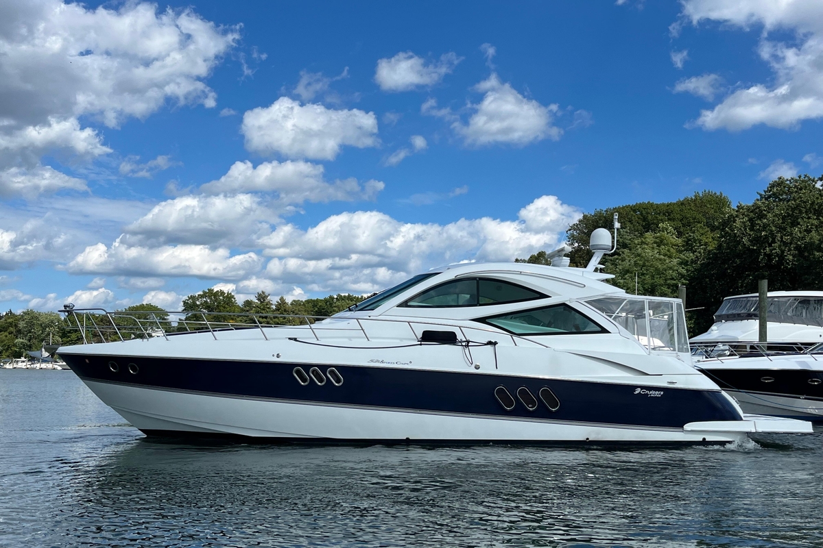 2010 Cruisers Yachts 520 Sports Coupe - Sold Boat
