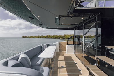 BOATZON | Cruisers Yachts 57 Fly 2026