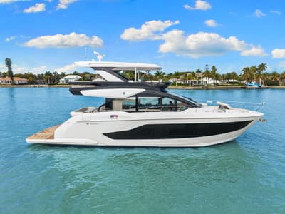 BOATZON | Cruisers Yachts 57 FLY 2026