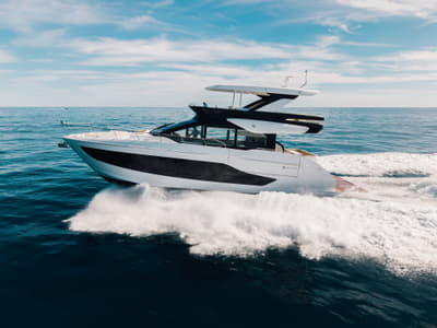BOATZON | Cruisers Yachts 57 FLY 2026 BOATZON | Cruisers Yachts 57 FLY 2026