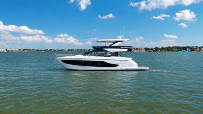 BOATZON | Cruisers Yachts 57 FLY 2027