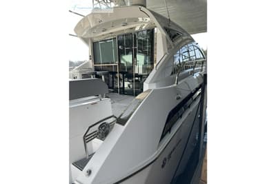 BOATZON | Cruisers Yachts 60 Cantius 2022