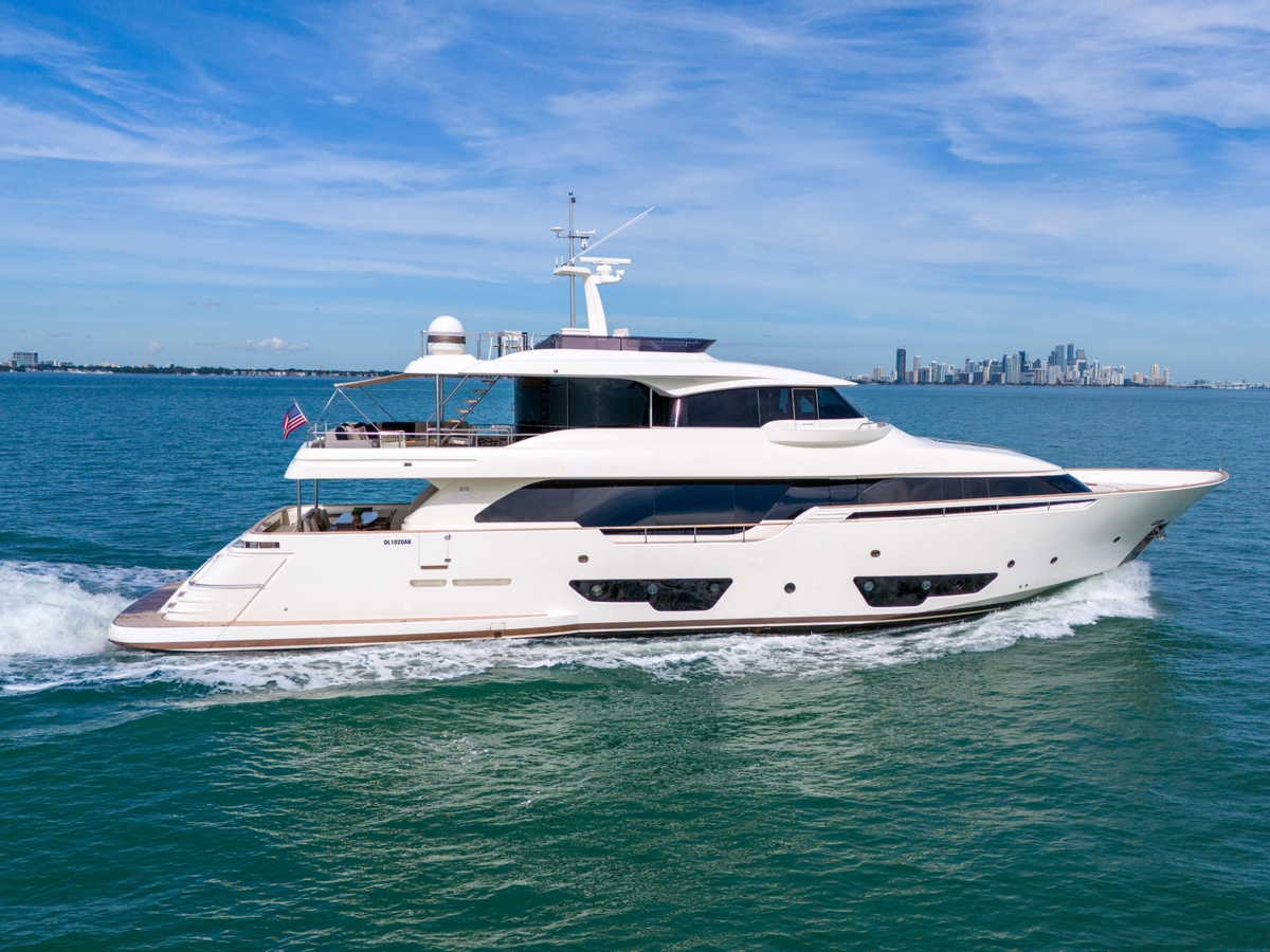 2015 Custom Line Navetta 28 - Sold Boat