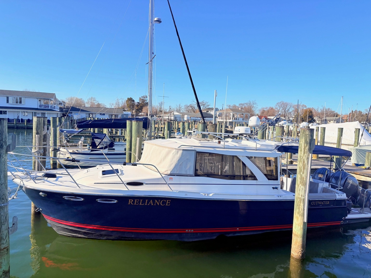 2023 Cutwater 32 Coupe - Sold Boat