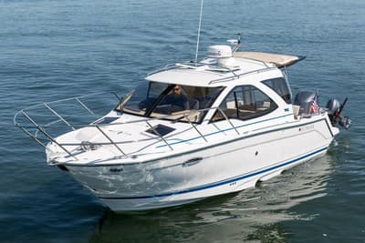 BOATZON | Cutwater C242 Coupe 2017