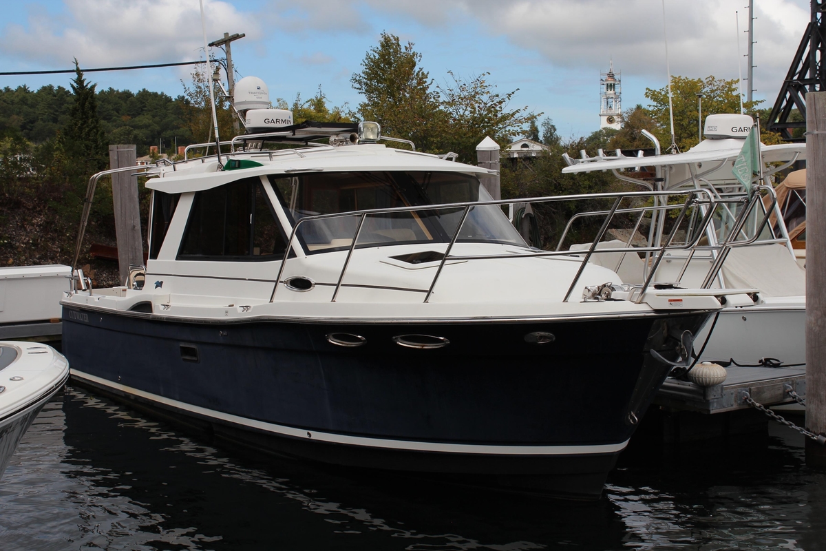 2013 Cutwater C28 LE - Sold Boat