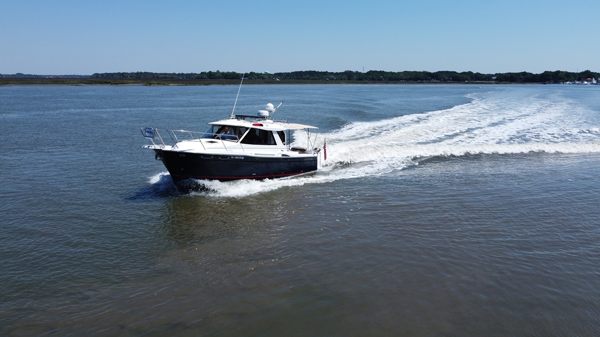 2016 Cutwater C28 LE - Sold Boat