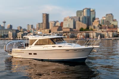 BOATZON | Cutwater C30 Sedan 2023